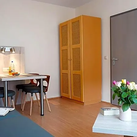 Zu Hotel apartamentowy 3*